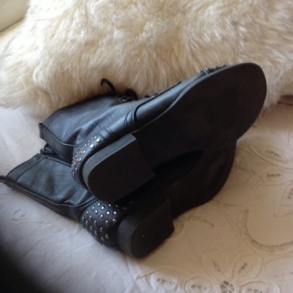 AEROPOSTALE BLACK ANKLE BOOTIES 6.5 - Picture 7 of 8